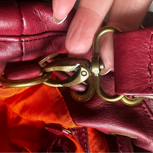 RARE Isabella Fiore Red Quilted Leather Song Bird Embroidered Bag. Like new - Picture 10 of 16